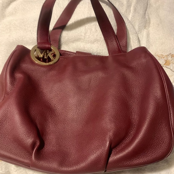 MK soft leather large wine colored handbag - Picture 3 of 9